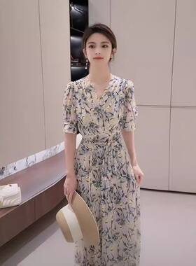 夏季法式碎花V领收腰显瘦连衣裙