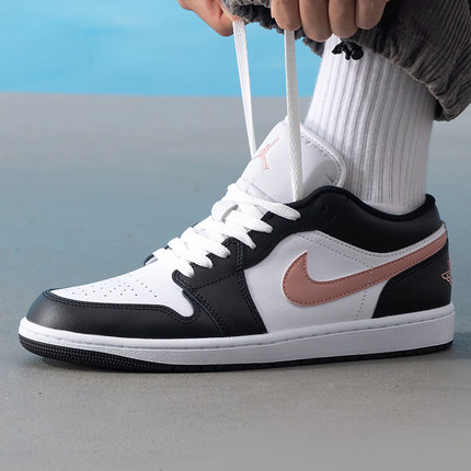 NIKE耐克Air Jordan 1 Low AJ1黑粉男子低帮轻便休闲板鞋553558