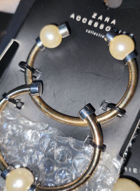 Zara手镯套装标价12欧仿珍珠