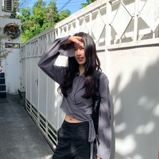 FINOA 韩式 气质条纹设计感纽扣polo领系带上衣小衫