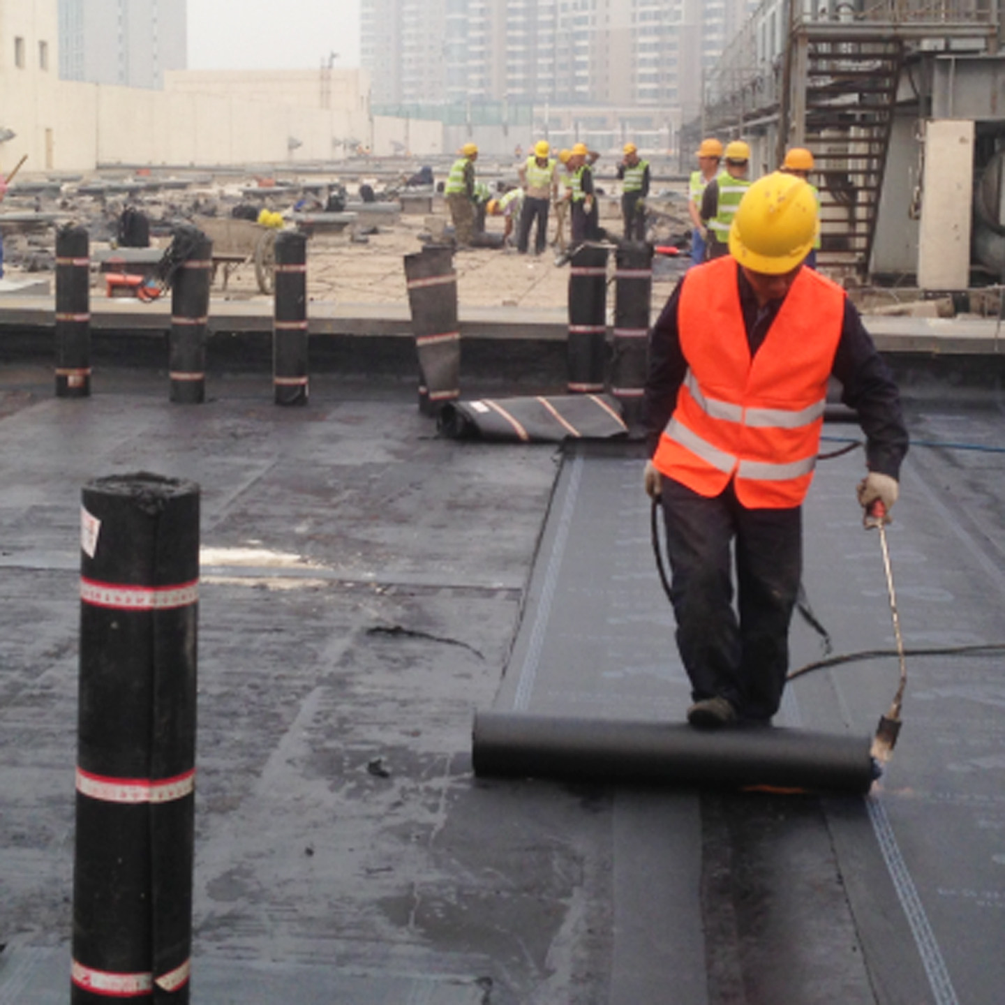 SBS改性沥青防水卷材火烤型热熔自粘楼顶补漏建筑工程专用材料