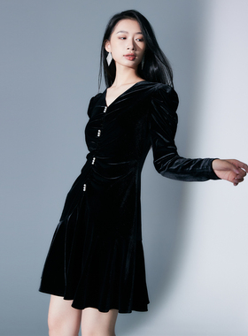 【限时直降】伊华欧秀连衣裙33KAQ3682