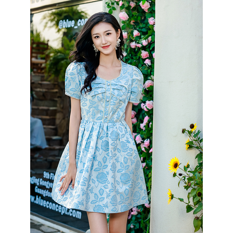 【限时直降】伊华欧秀连衣裙42KAQ4849