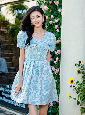 【限时直降】伊华欧秀连衣裙42KAQ4849