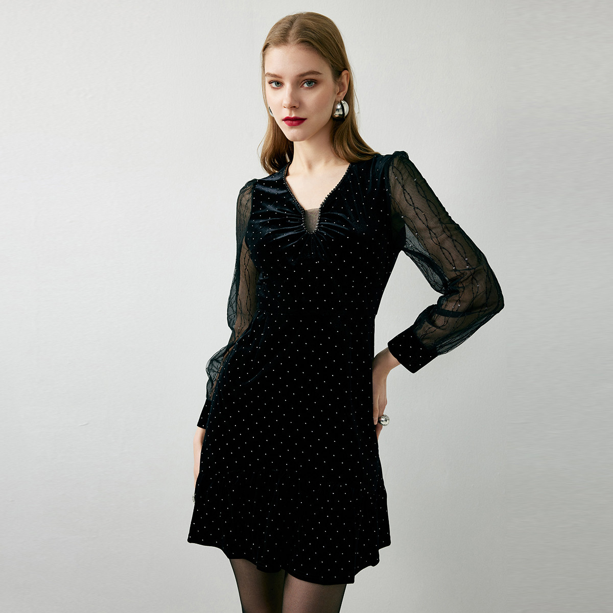 【限时直降】伊华欧秀连衣裙35KAQ3923