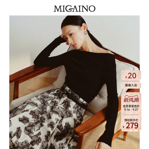 Migaino曼娅奴女装春季新款一字露肩软糯黑色毛衣MP12WH268