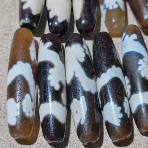 60mm黑白龙图案玛瑙天珠