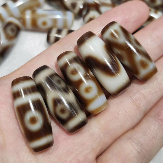 折线的龟甲六眼金刚三眼虎牙玛瑙天珠良品风格黑灰色系30mm