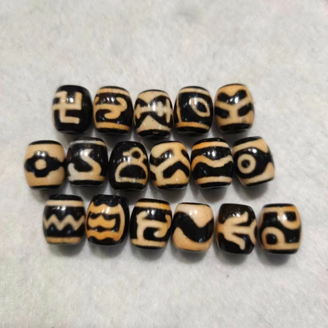 二三眼贵字财神如意钩万字大鹏鸟六瓣莲花玛瑙天珠老型桶珠手链配