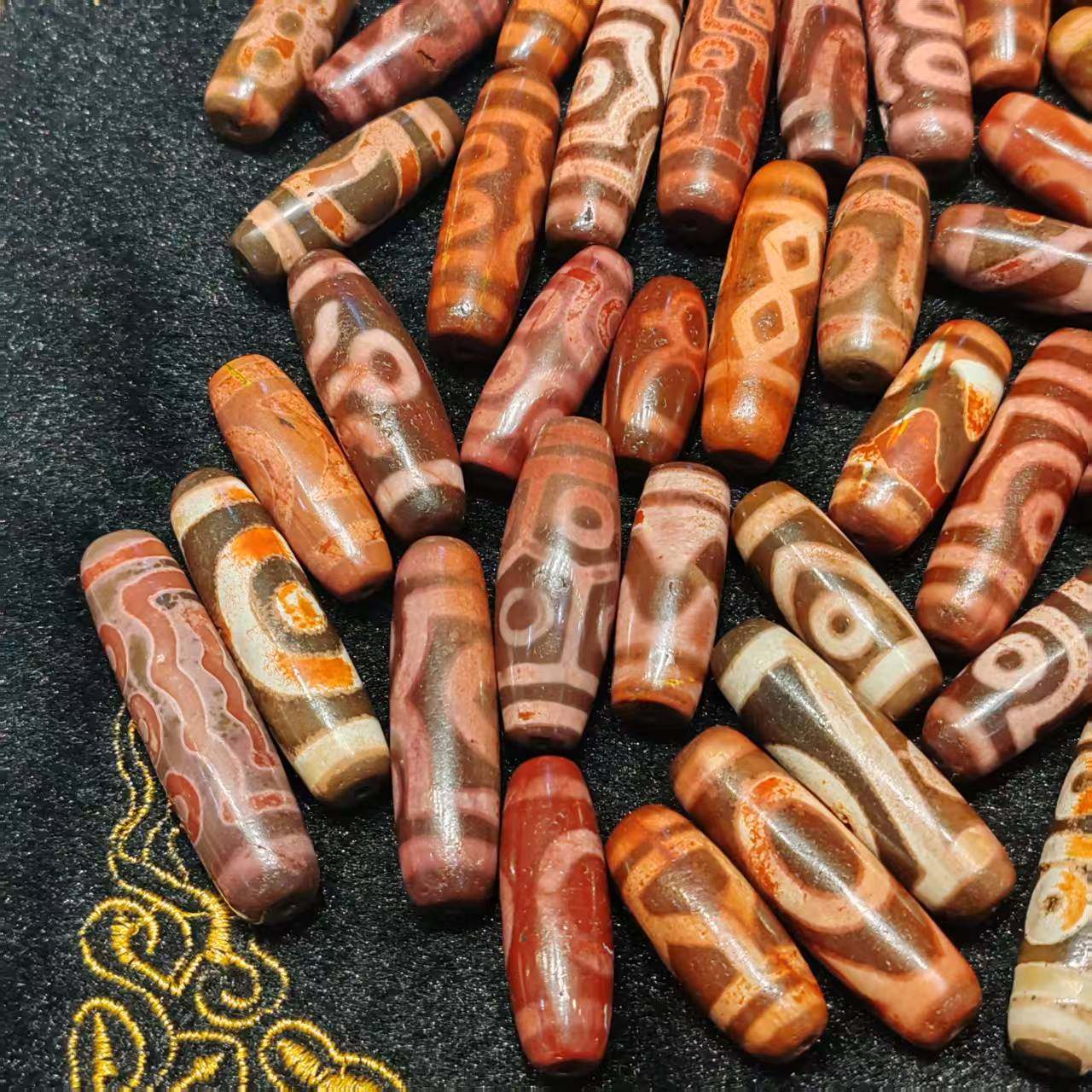 雪域玛瑙天珠台湾工艺30-50长红肉一眼靠三龟甲四眼等风化包浆