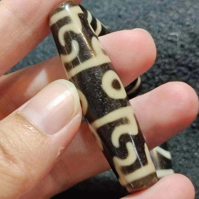 中国天珠品种佳台湾工艺张奎风化包浆老料三眼莲师法器玛瑙天珠