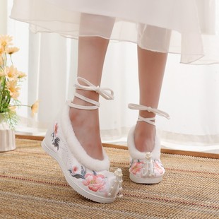 秋冬古风鞋子女汉服鞋加绒内增高翘头履绣花鞋百搭配古装明制宋制