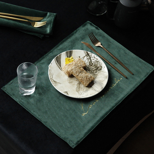 北欧ins风丝绒刺绣西餐垫餐布家用隔热垫餐桌防烫垫美食摆拍道具