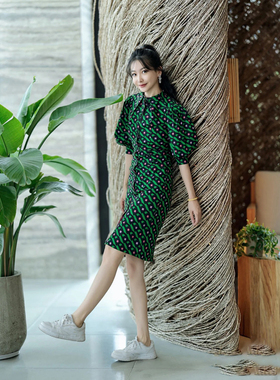 绿色钻石立方体图案2024夏季新款女士衬衫裙中袖天然棉修身连衣裙