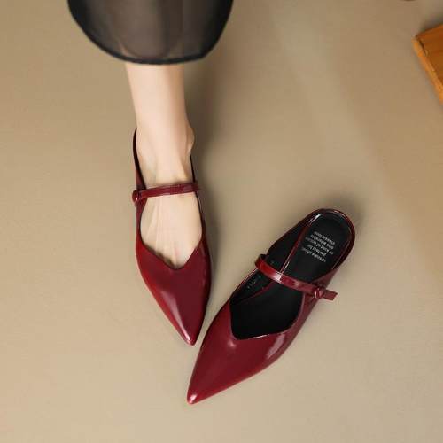 时尚外穿车厘子红漆皮尖头一字半托百搭休闲平底包头凉拖鞋女夏季