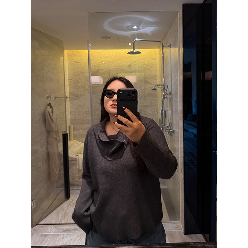 铅笔小鑫大码女装慵懒风松弛感堆堆领 复古宽松针织保暖毛衣,女装/女士精品,大码内搭,淘宝优惠券,粉丝福利购,淘宝优惠卷