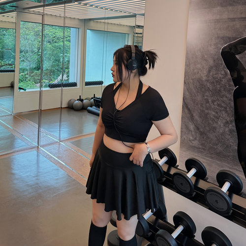 铅笔小鑫性感辣妹瑜伽V领上衣