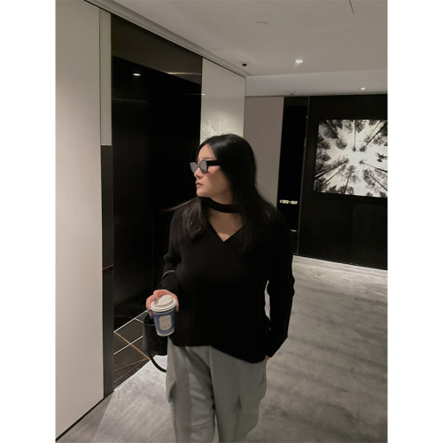 铅笔小鑫大码女装 慵懒0束缚 交叉式V领小心机挂脖毛衣显瘦毛衣