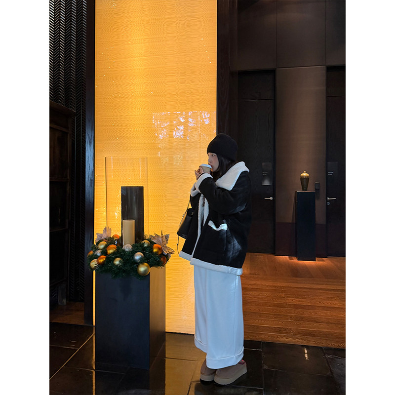 铅笔小鑫大码女装复古滤镜白绒皮毛一体哑光皮衣外套,女装/女士精品,常规大码外套,淘宝优惠券,粉丝福利购,淘宝优惠卷