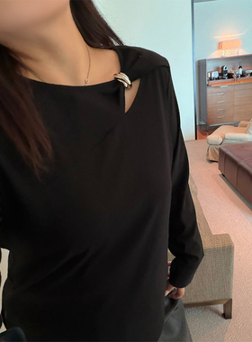 铅笔小鑫大码女装吸睛镂空显瘦百搭设计感简约遮肉长袖T恤