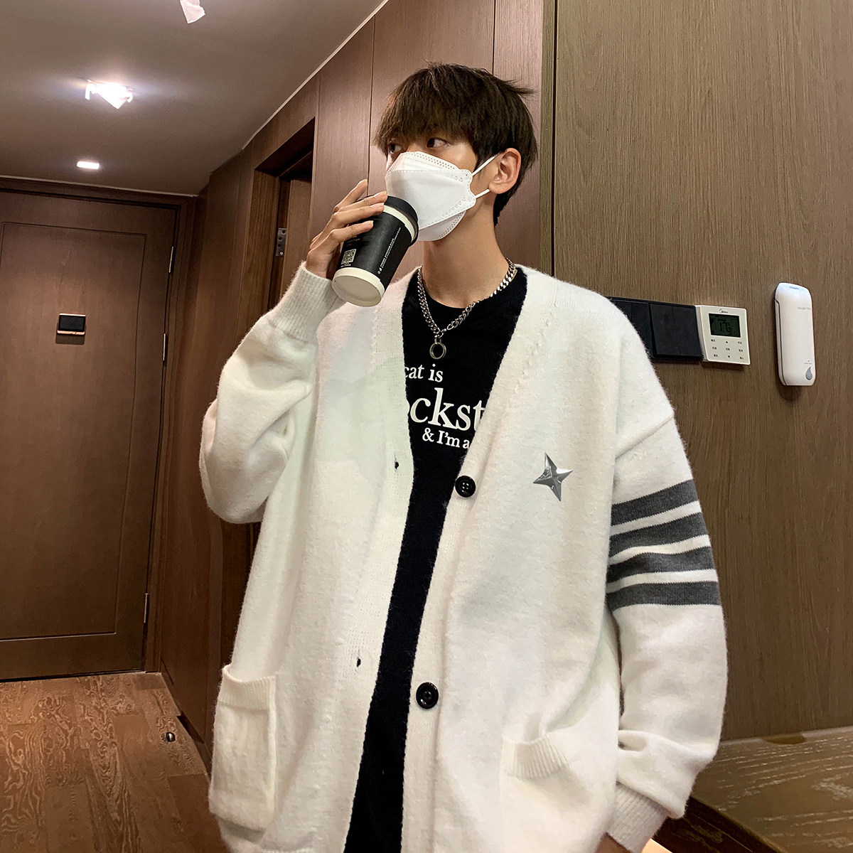 春季百搭贴兜三条杠情侣开衫毛衣 M353P65控88图片
