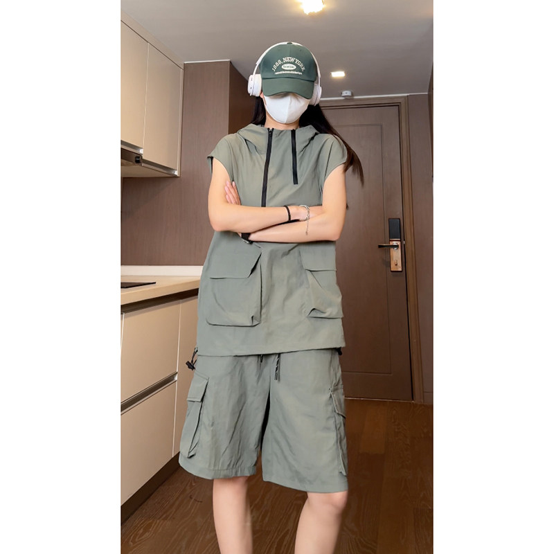 抖音防水多拉链工装口袋连帽背心+短裤套装TZ1460特批P65控99,男装休闲套装,电商A247