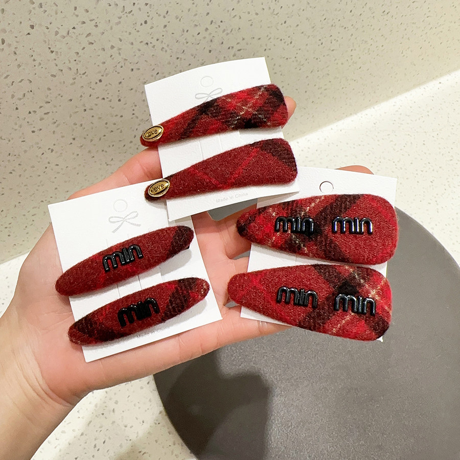 气质复古红色发饰格纹发夹小金标侧边夹刘海夹2024年新款鸭嘴夹子,饰品/流行首饰/时尚饰品新,发饰,淘宝优惠券,粉丝福利购,淘宝优惠卷
