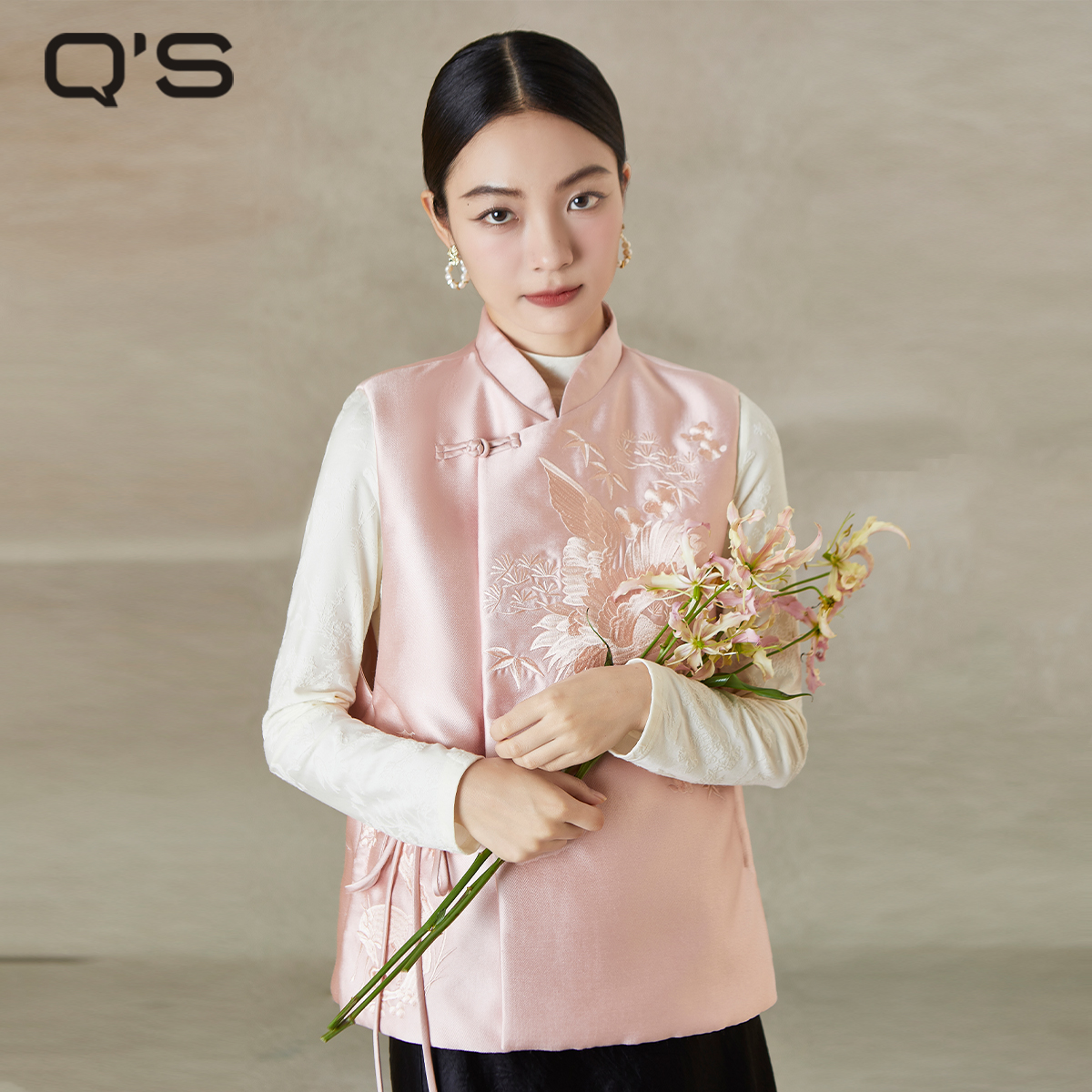 QS秸熙改良轻国风绣花马甲