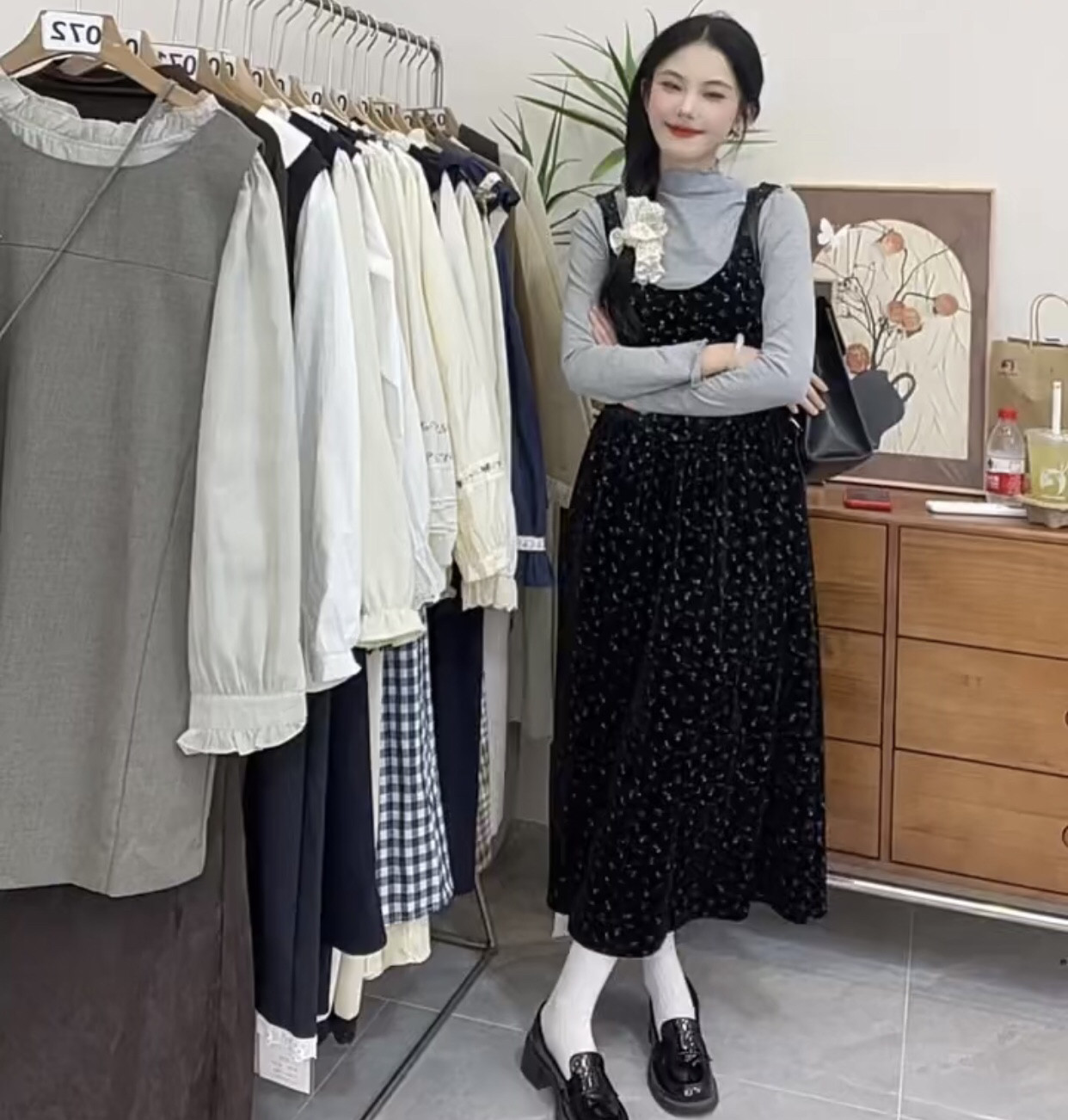 秋新款甜美针织打底衫修身显瘦中长款无袖碎花丝绒连衣裙两件套装
