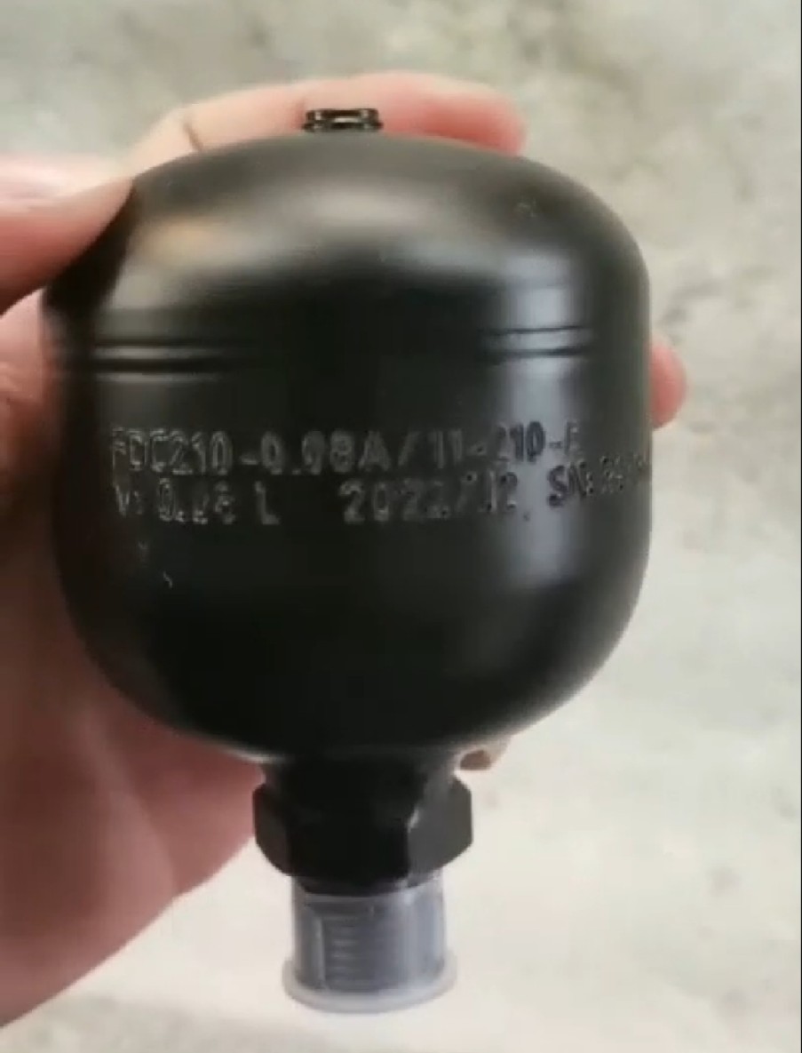 迈凯伦12C MP4 650S 720S减震器 蓄压球 液压壶 蓄压器 油壶