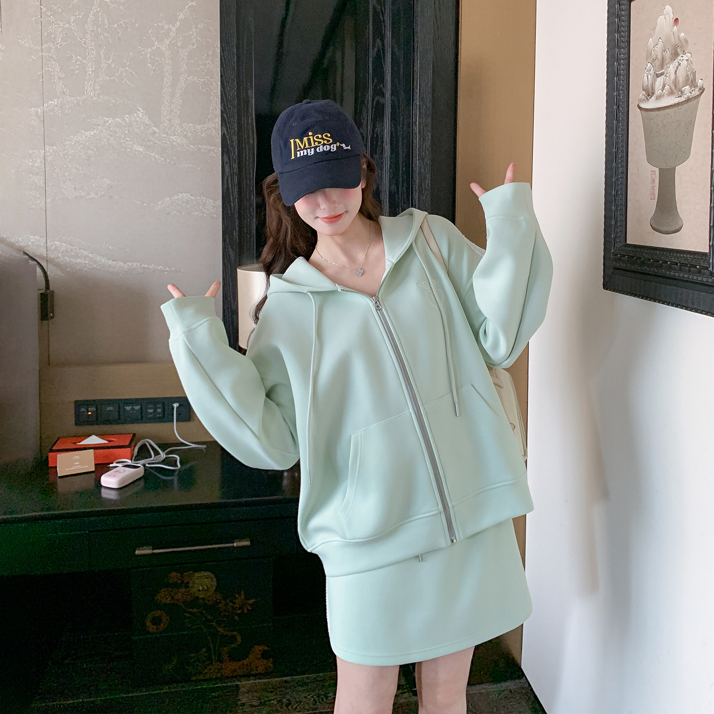 休闲运动连帽绿色卫衣短裙套装女春季2026新款小个子巨好看两件套