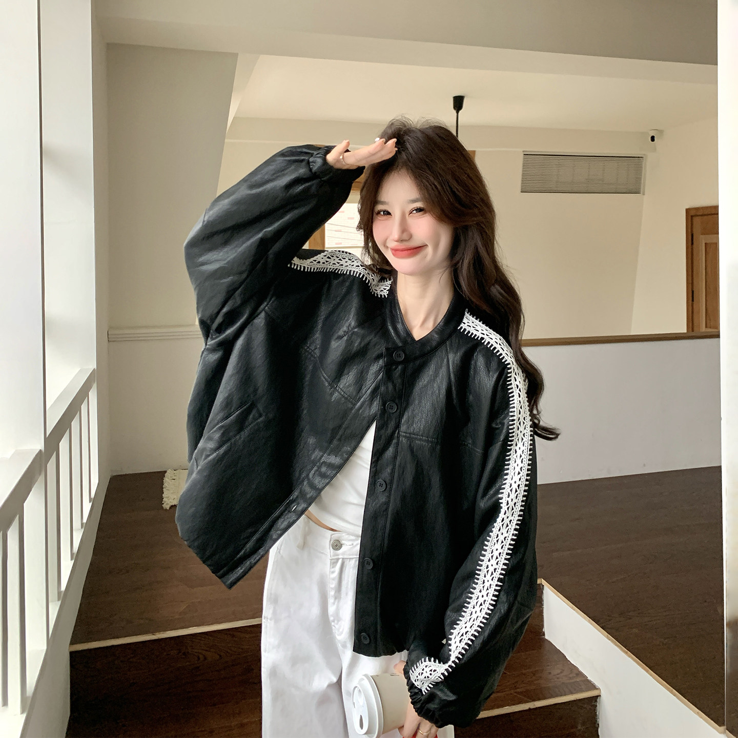 蕾丝拼接黑色皮衣外套女春季2026新款圆领机车服爆款巨好看PU夹克