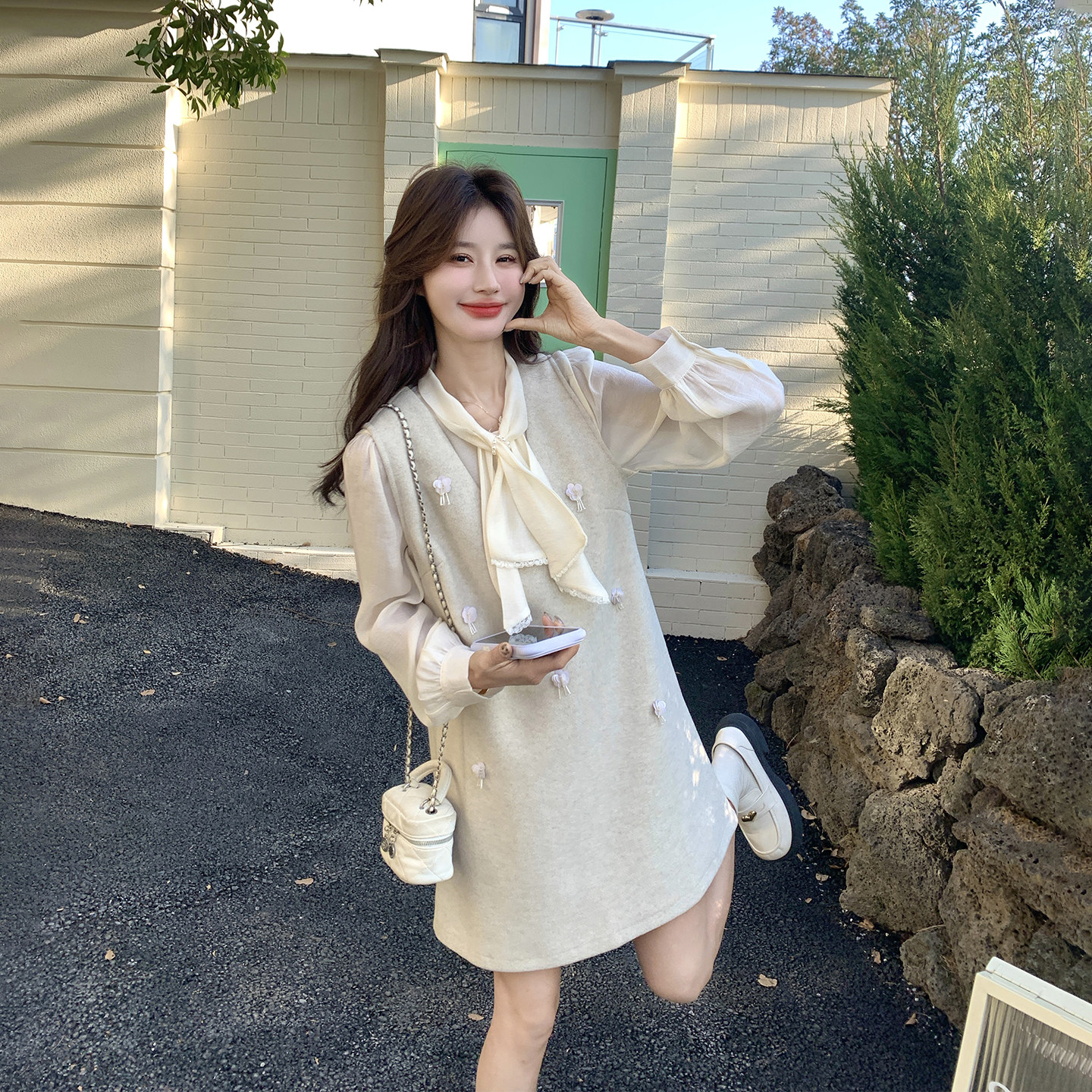 气质小香风甜美背心连衣裙女春季2026新款小个子蝴蝶结衬衫两件套