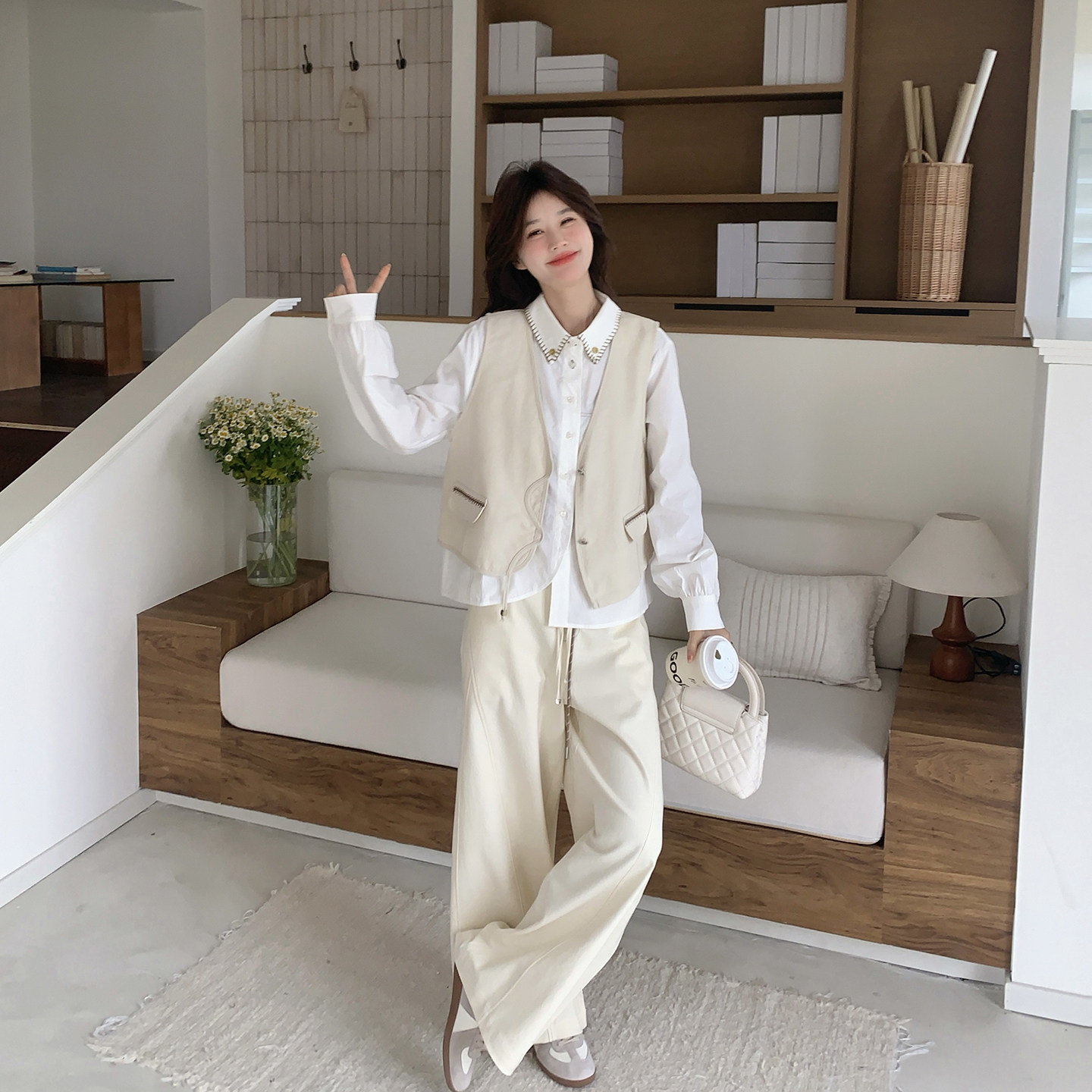 休闲风穿搭一整套设计感马甲套装女春季2026新款衬衫阔腿裤三件套