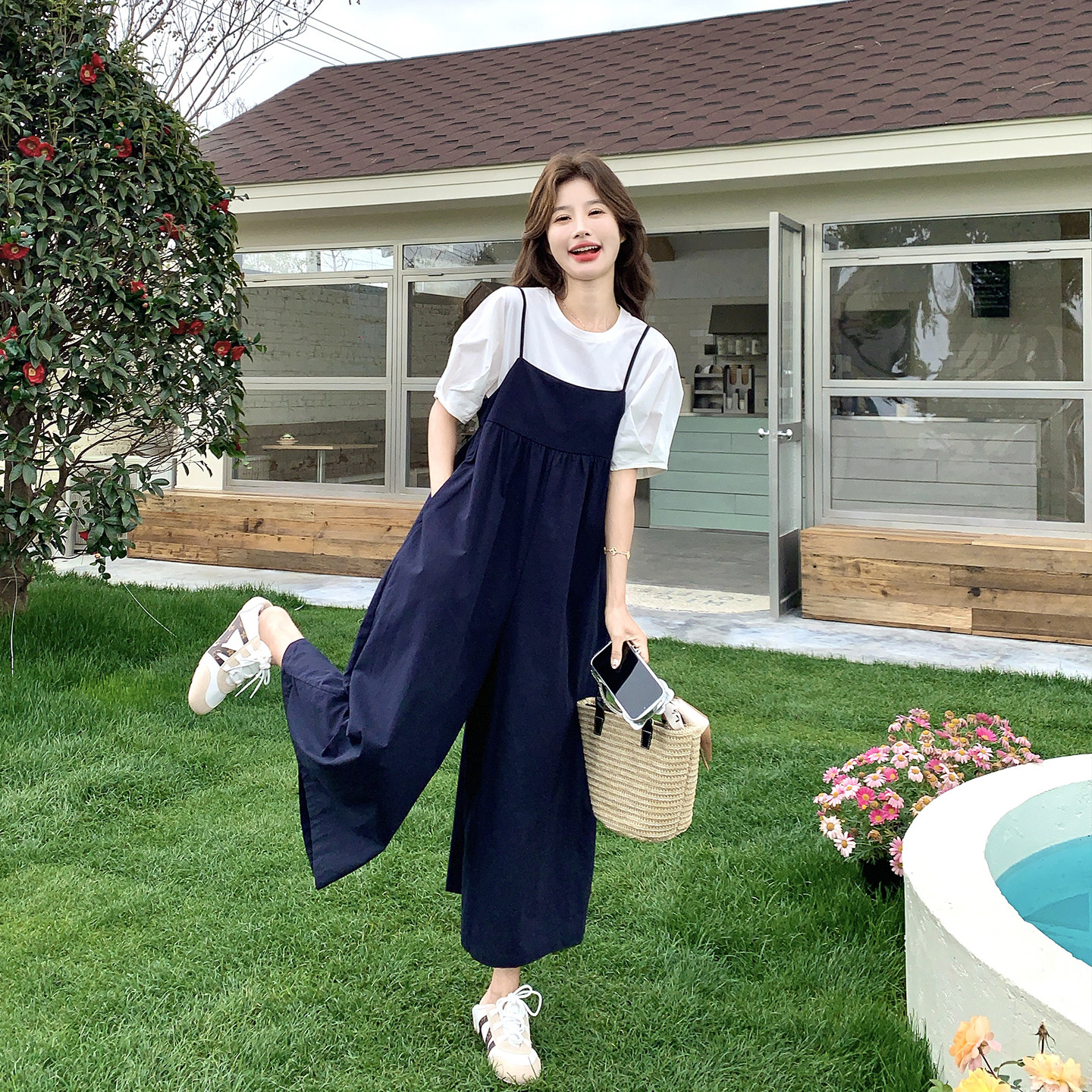 松弛感藏青色背带阔腿裤套装女夏季2026新款百搭高级感T恤两件套