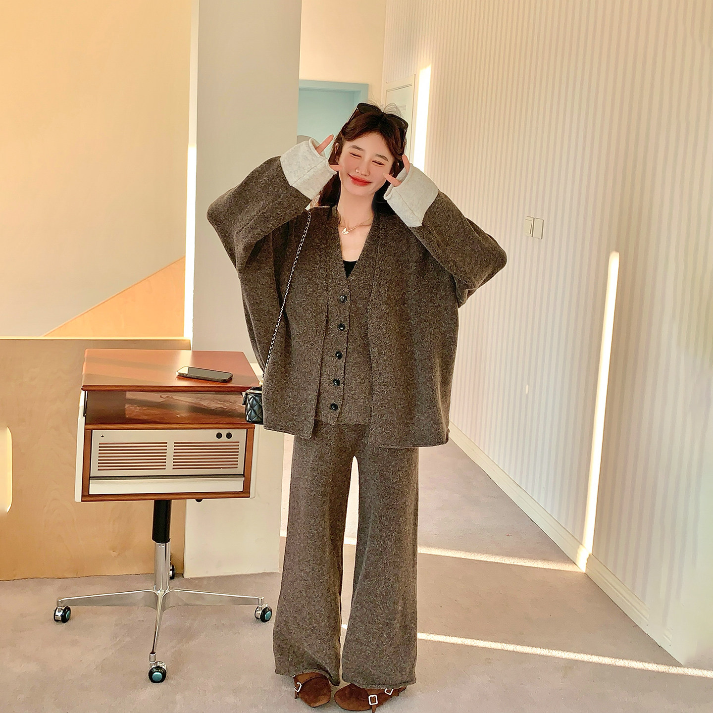 减龄学院风咖色休闲套装女春季2026新款气质西装马甲阔腿裤三件套,女装/女士精品,时尚套装,淘宝优惠券,粉丝福利购,淘宝优惠卷