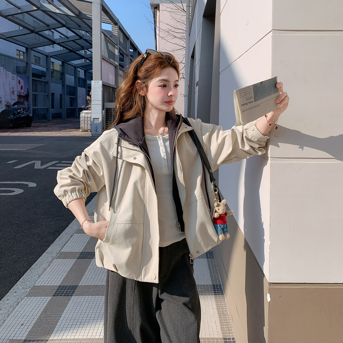 假两件拼接连帽米白色短外套女春季2026新款小个子爆款高级感夹克