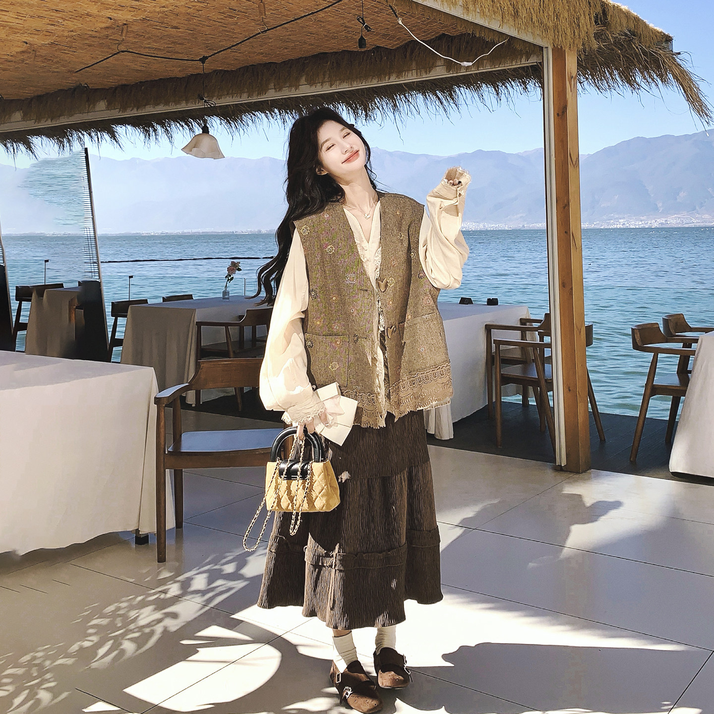 独特超好看马甲木耳边衬衫半身裙套装女春季2026新款高级感三件套