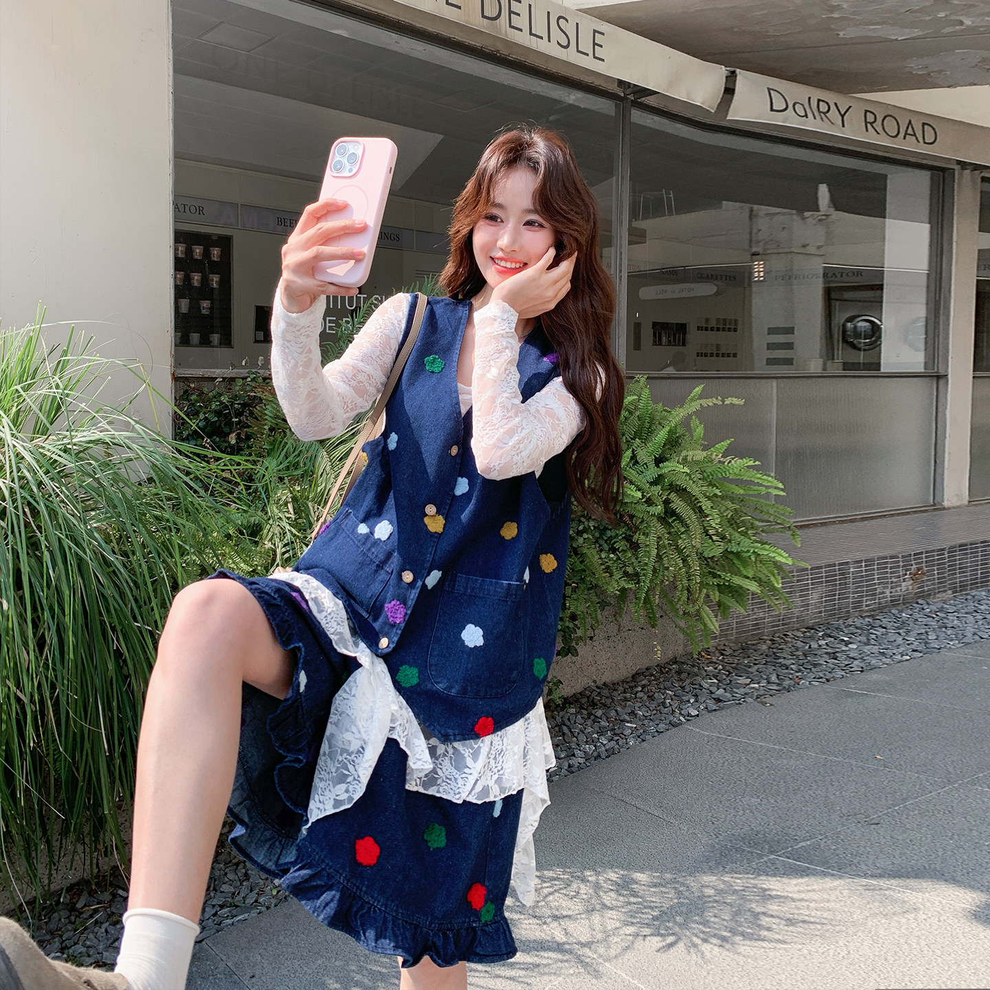 俏皮减龄森系牛仔绣花马甲短裤裙套装女春季2026新款蕾丝衫三件套