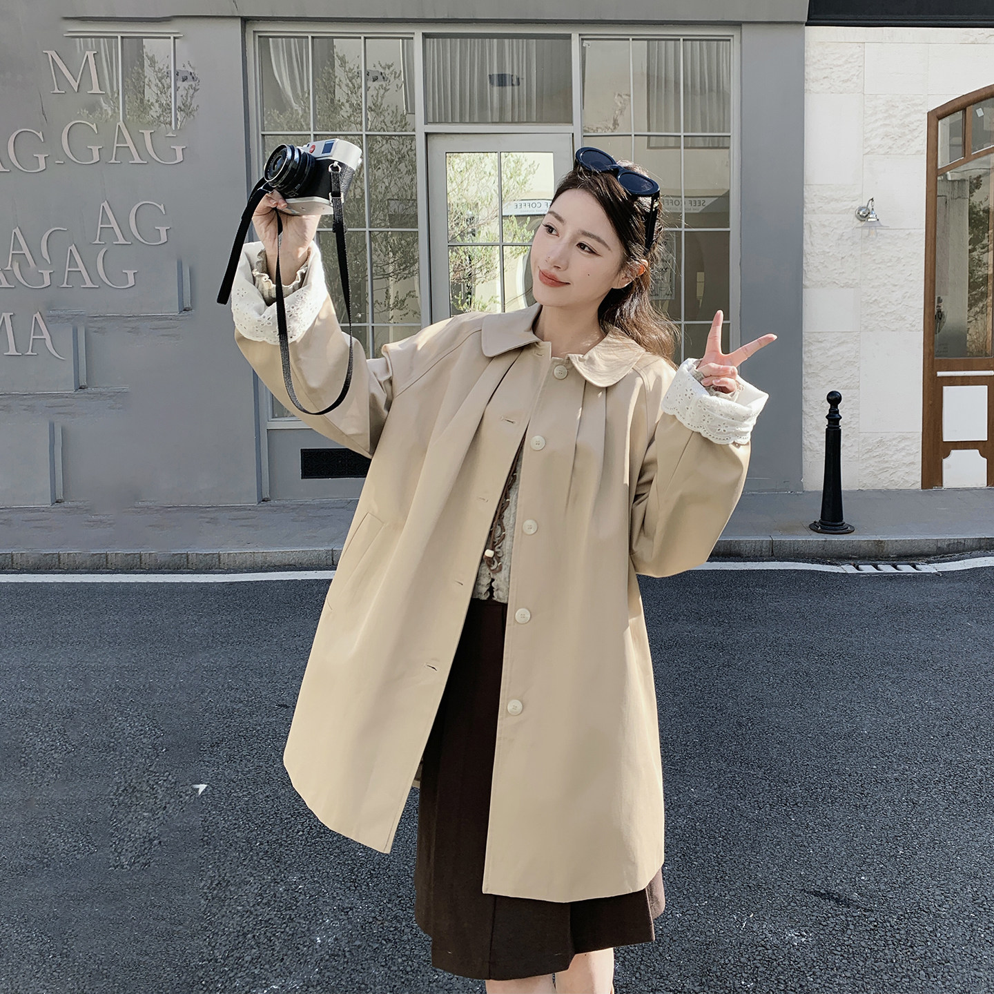 花边拼接卡其色翻领风衣外套女春季2026新款中长款爆款英伦风大衣