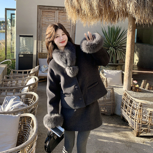 灰色千金风真毛领呢子外套短裙套装女冬2025小个子羽绒内胆两件套