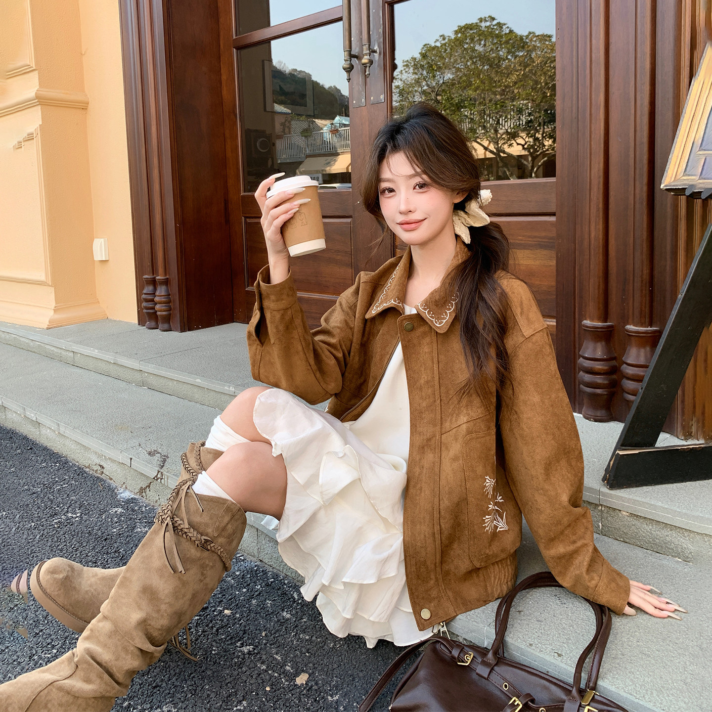 咖色麂皮绒刺绣翻领外套女春季2026新款爆款高级感短款小个子夹克