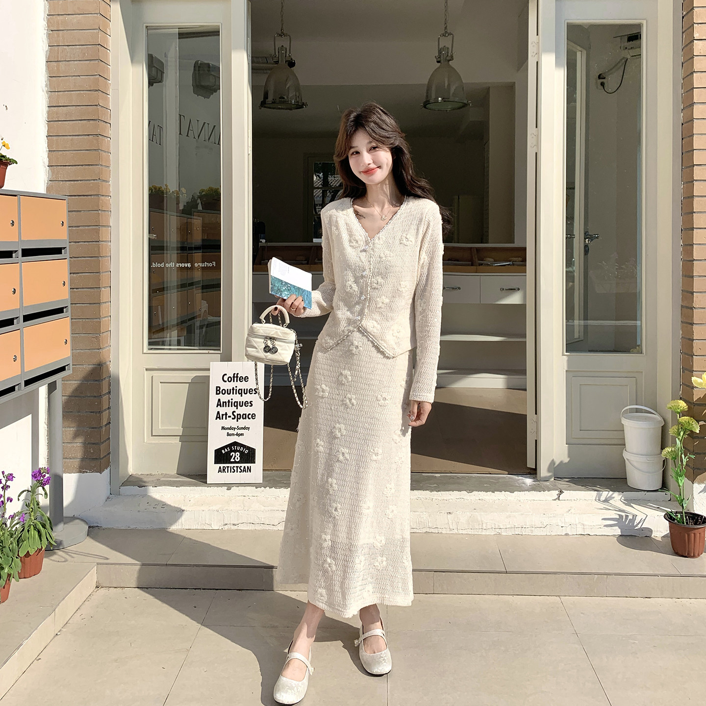 法式超仙甜美蕾丝碎花V领上衣套装裙女春季2026新款米白色两件套,女装/女士精品,时尚套装,淘宝优惠券,粉丝福利购,淘宝优惠卷