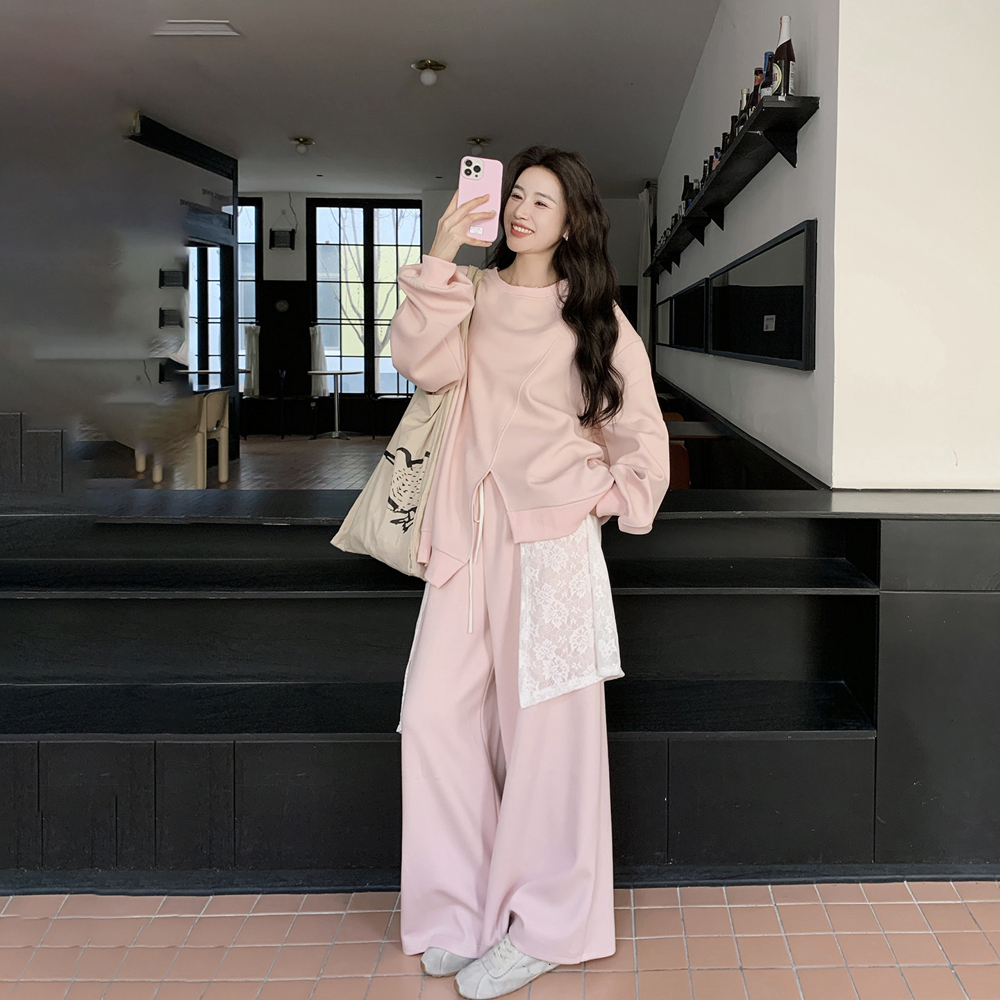 运动风甜美漂亮粉色卫衣阔腿裤套装女春季2026新款蕾丝屁帘三件套