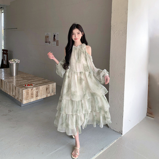 法式独特漂亮绝美挂脖露肩晕染连衣裙女春季2026新款超仙森系长裙