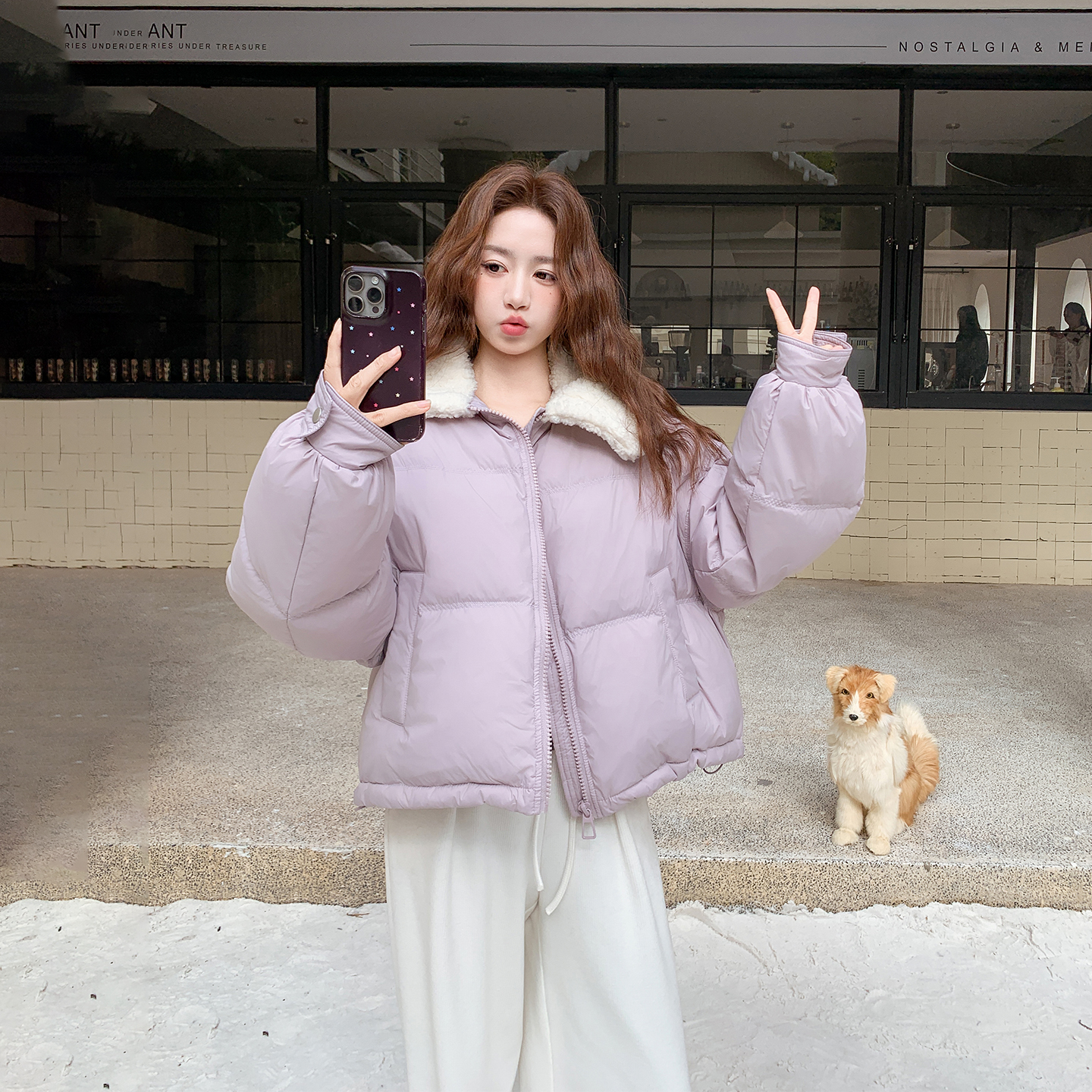 羊羔毛翻领紫色短款羽绒服女冬季