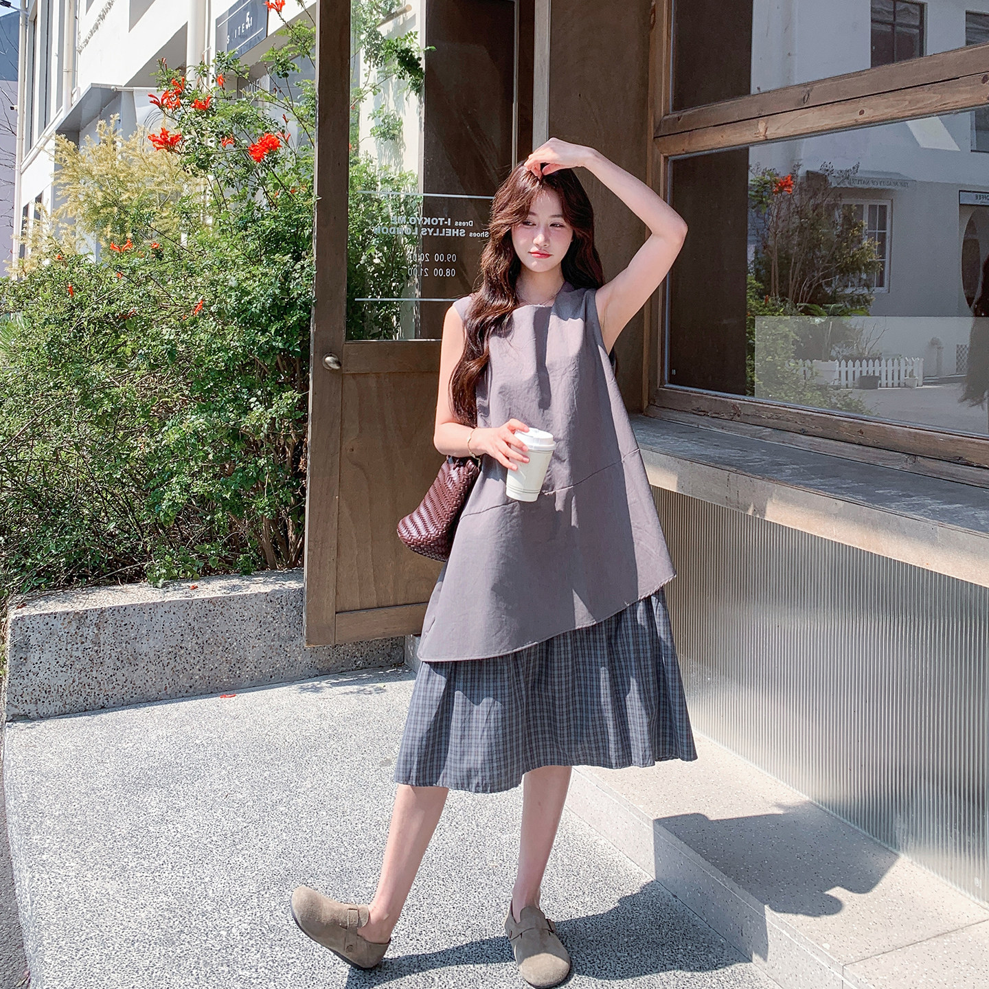 减龄气质无袖背心格子拼接连衣裙套装女春季2026新款打底衫两件套