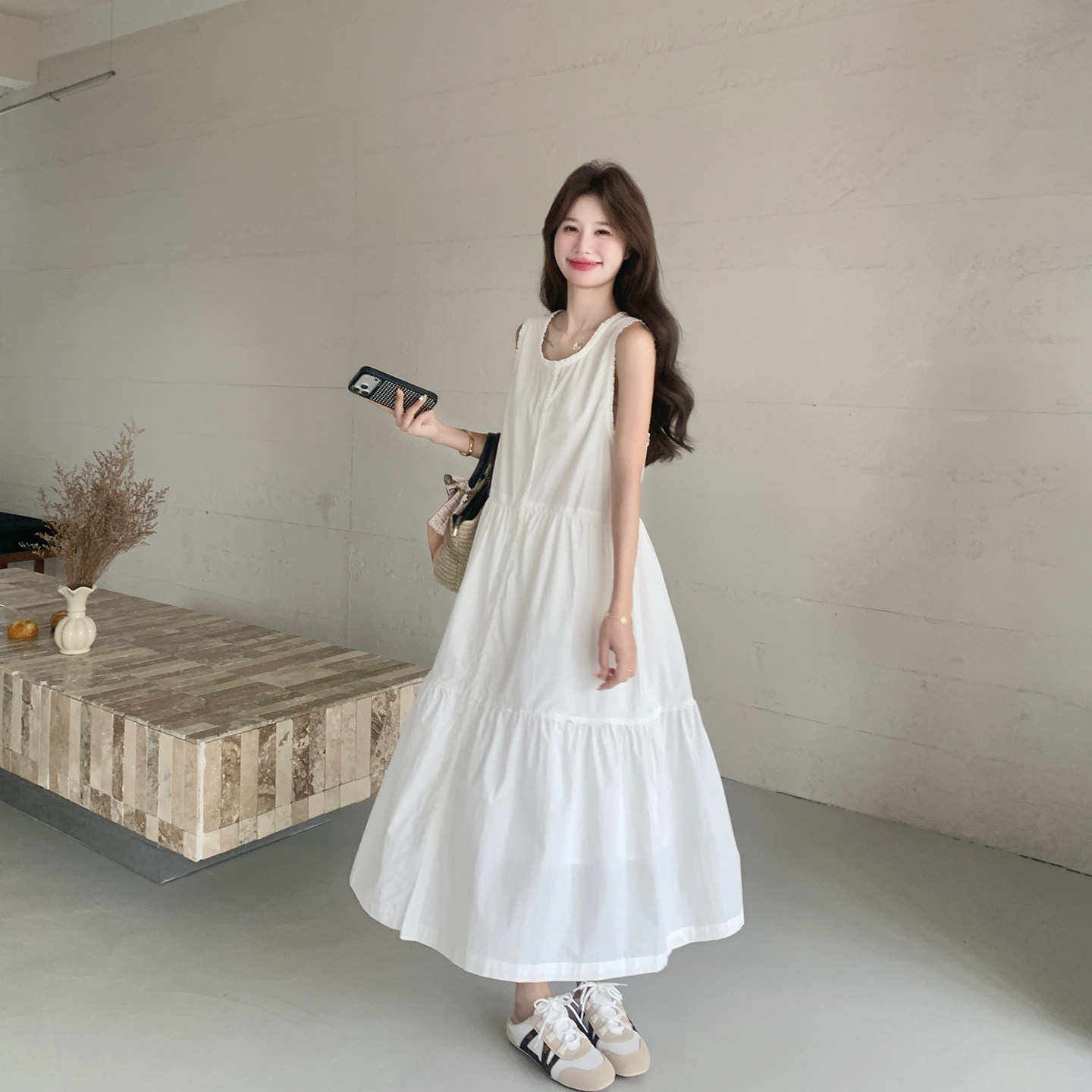 米白色花边无袖背心圆领连衣裙女