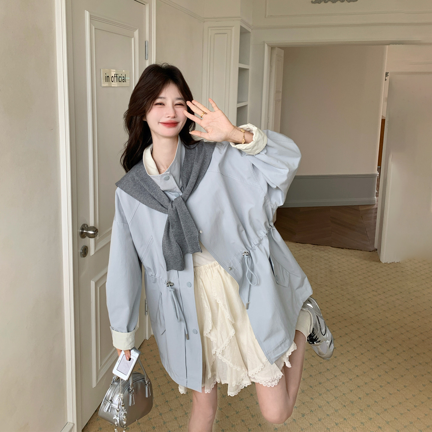 休闲工装浅蓝色立领风衣外套女春季2026新款流行爆款气质超火大衣