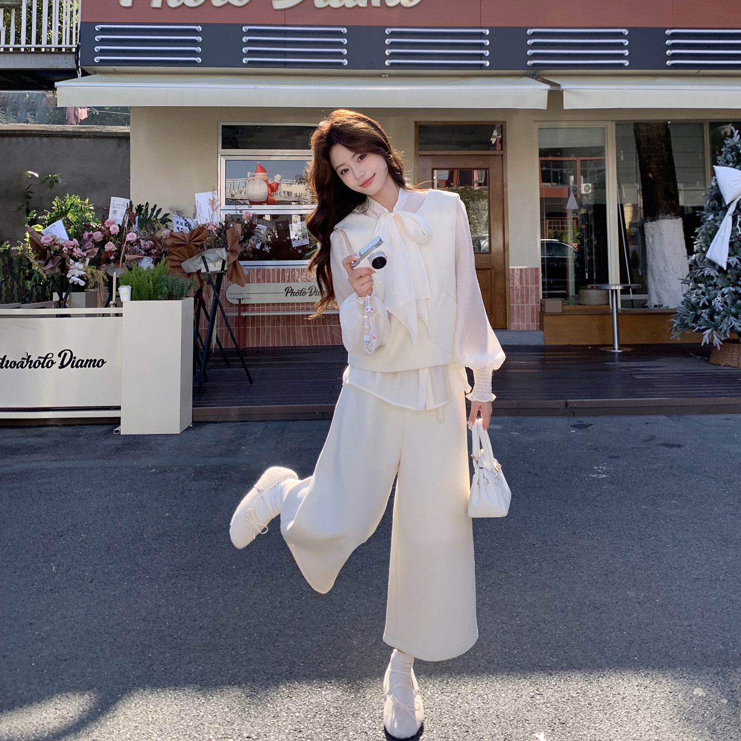 独特漂亮巨好看白色马甲套装女春季2026新款气质衬衫阔腿裤三件套,女装/女士精品,时尚套装,淘宝优惠券,粉丝福利购,淘宝优惠卷